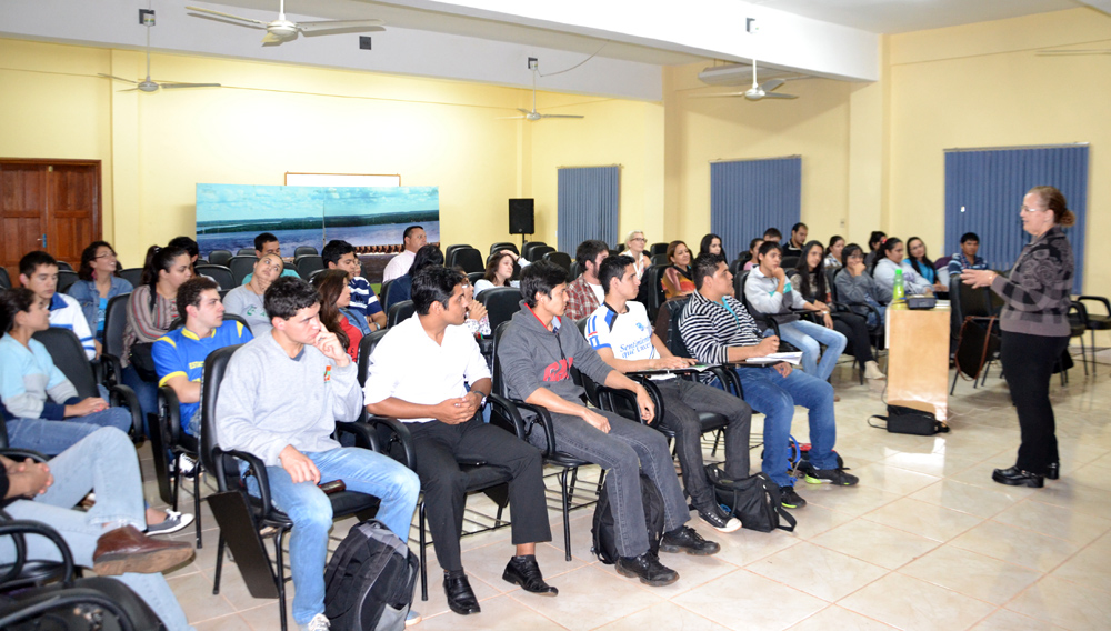 Charla sobre “Fonoaudiología, patologías y cuidados de la voz”