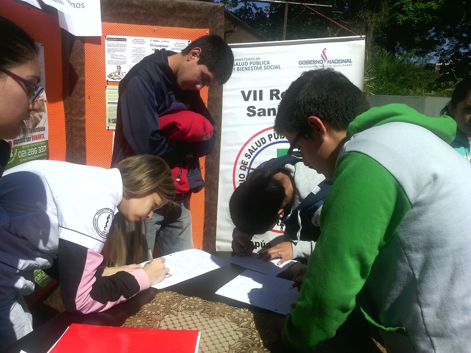 Defensa de trabajos de Investigación y Proyecto UNI Vida en la Facultad de  Medicina