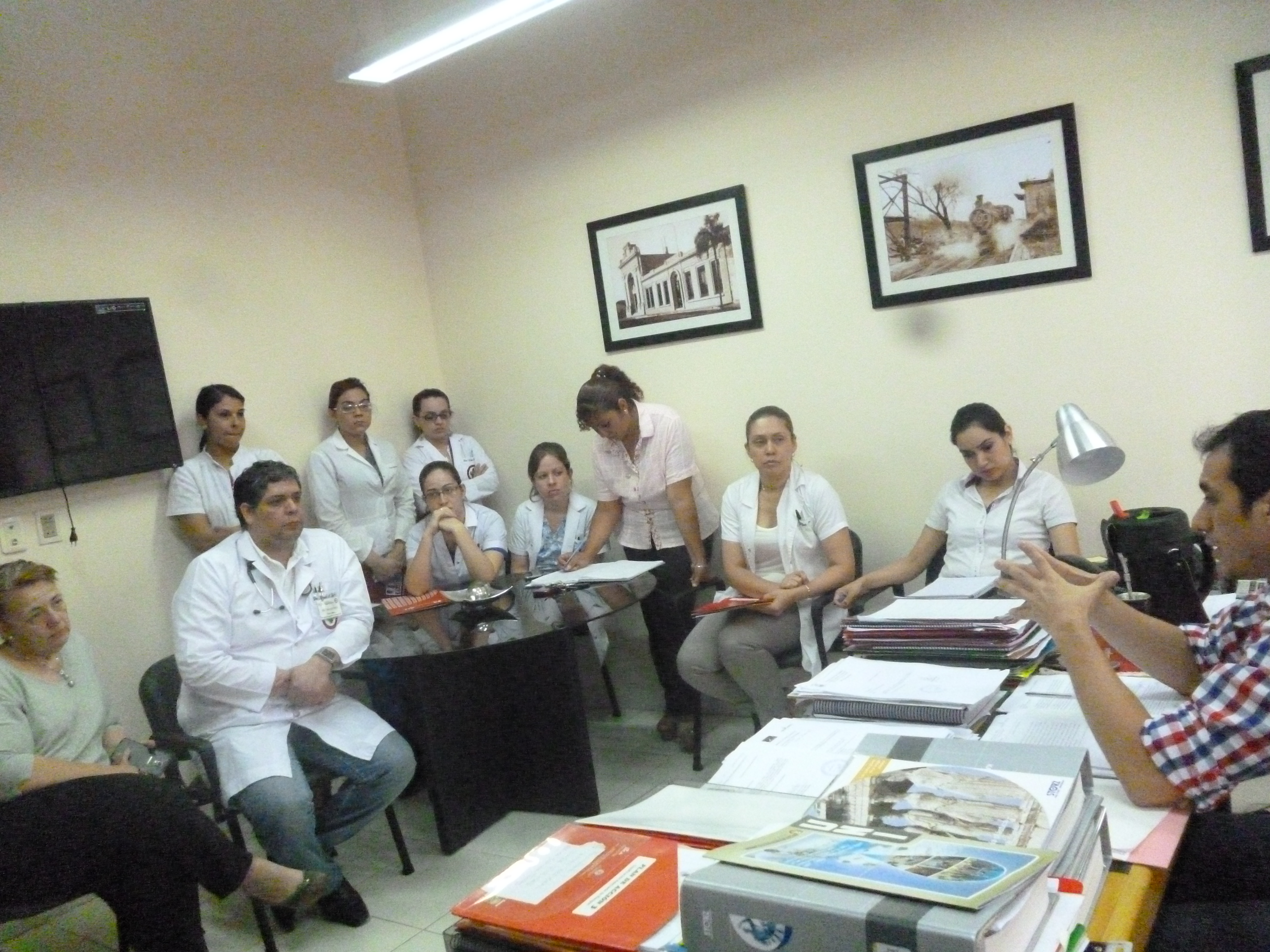 Reunión de Residentes con Autoridades de la Región Sanitaria, Hospital  y Facultad de Medicina UNI