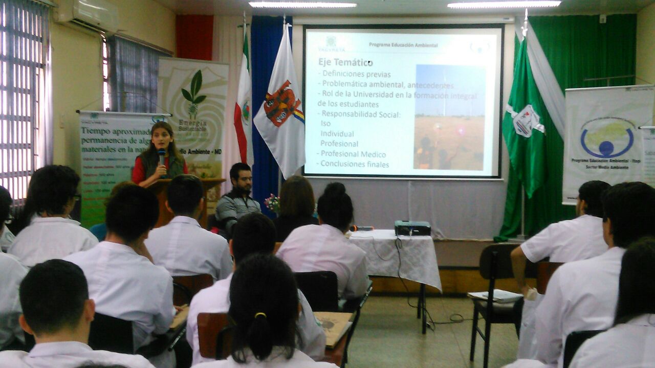 Charla Responsabilidad Socio Ambiental del Profesional Médico