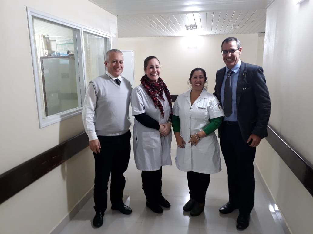 Decano de Medicina UNI visita HNI