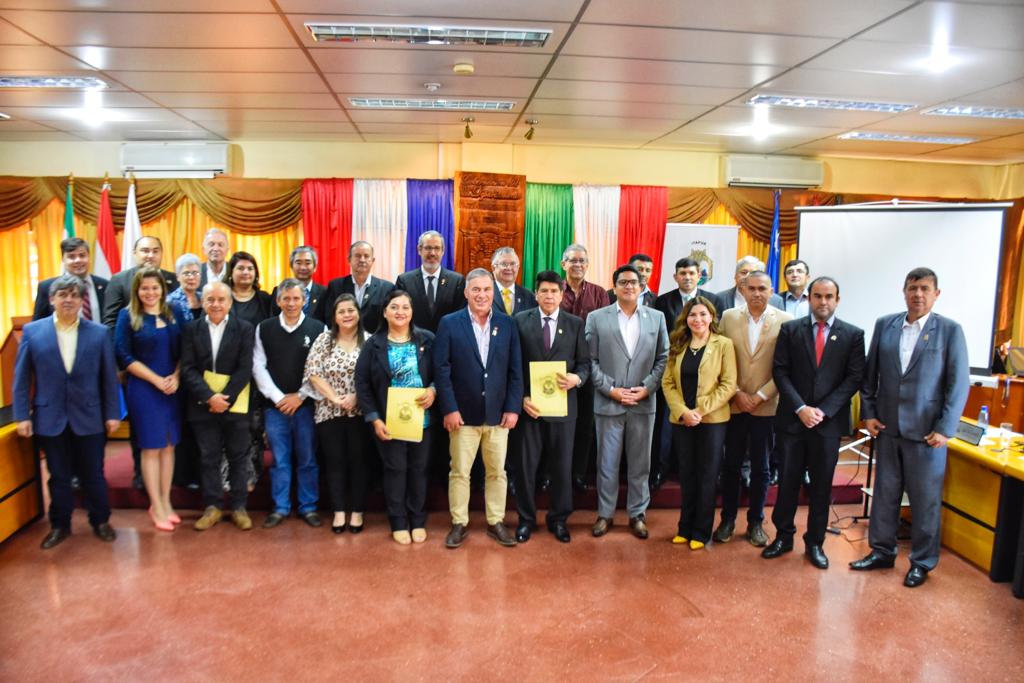 DECANO DE LA FACULTAD DE MEDICINA PARTICIPO EN ACTO DE RECONOCIMIENTO