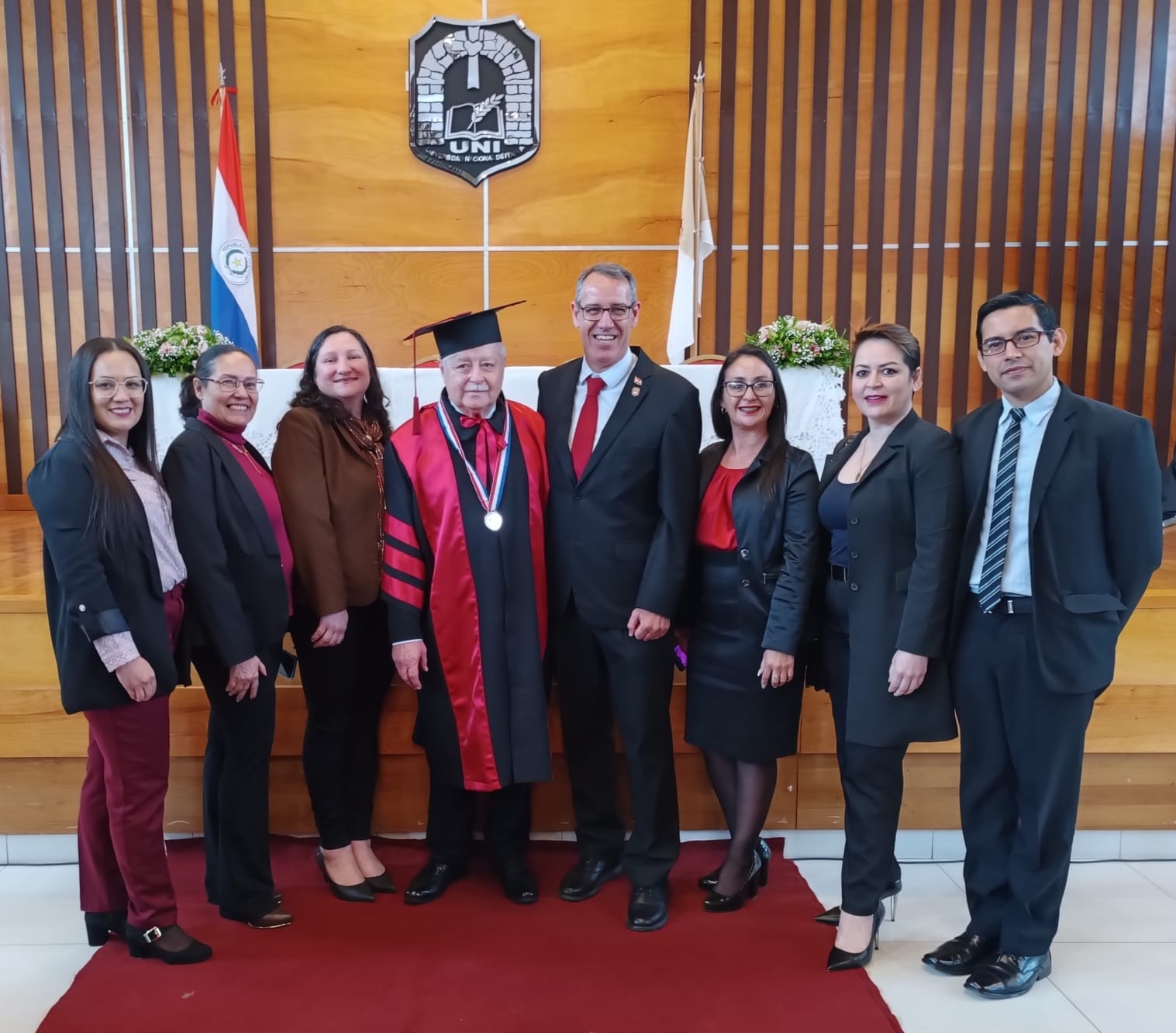 Facultad de Medicina presente en el acto de Investidura con el Título de Doctor Honoris Causa  al Prof. Ing. Hildegardo González Irala