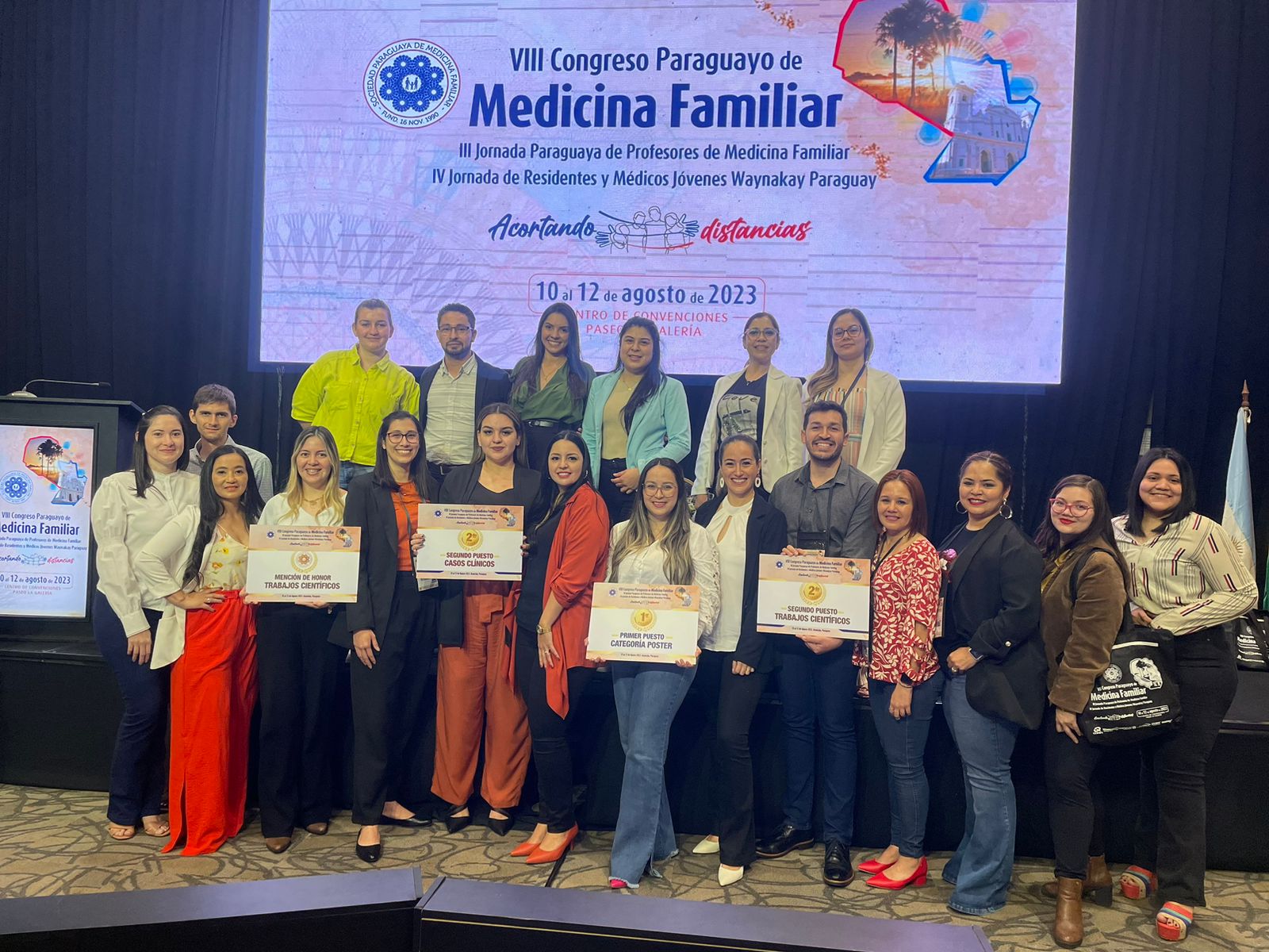 Médicos Residentes y Profesores Investigadores de la UNI premiados en el VIII Congreso de Medicina Familiar.