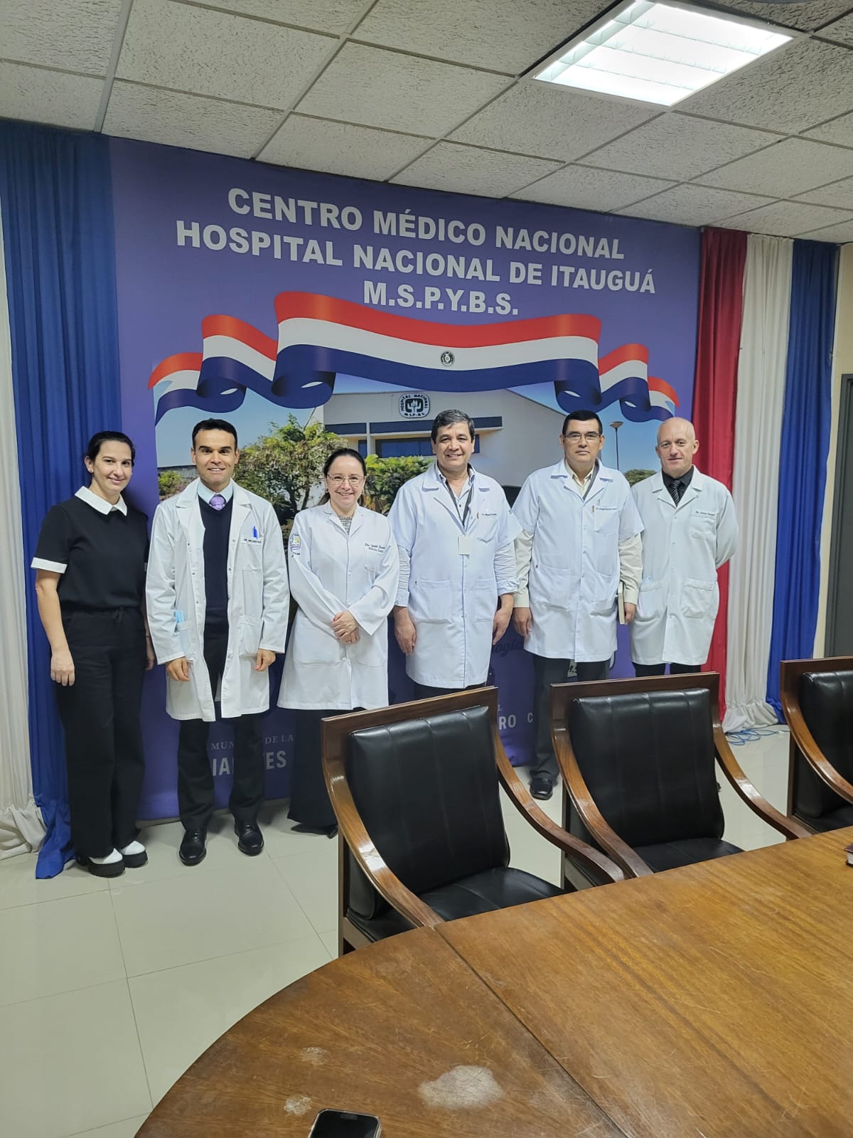 Reunión con Autoridades del Hospital Nacional de Itaguá y la Facultad de Medicina UNI para Presentación de Proyecto Académico