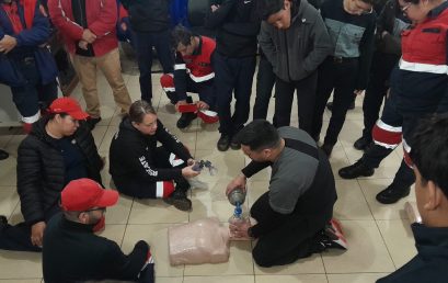 Capacitación en RCP y Uso de DEA para Bomberos Voluntarios de Encarnación