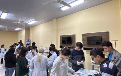 Curso de Nudos y Suturas en el CECILA Reunió a Estudiantes y Profesionales de la Salud