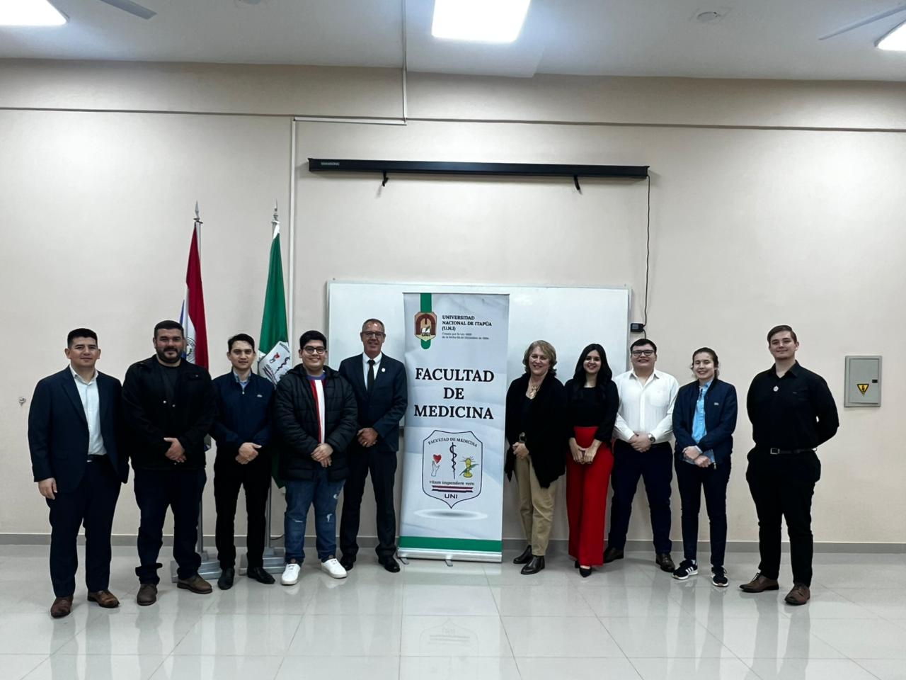 Sesión Ordinaria del Consejo Directivo de la Facultad de Medicina: Reconocimiento a Miembros Salientes y Bienvenida a Nuevos Consejeros Sesión Ordinaria del Consejo Directivo de la Facultad de Medicina: Reconocimiento a Miembros Salientes y Bienvenida a Nuevos Consejeros