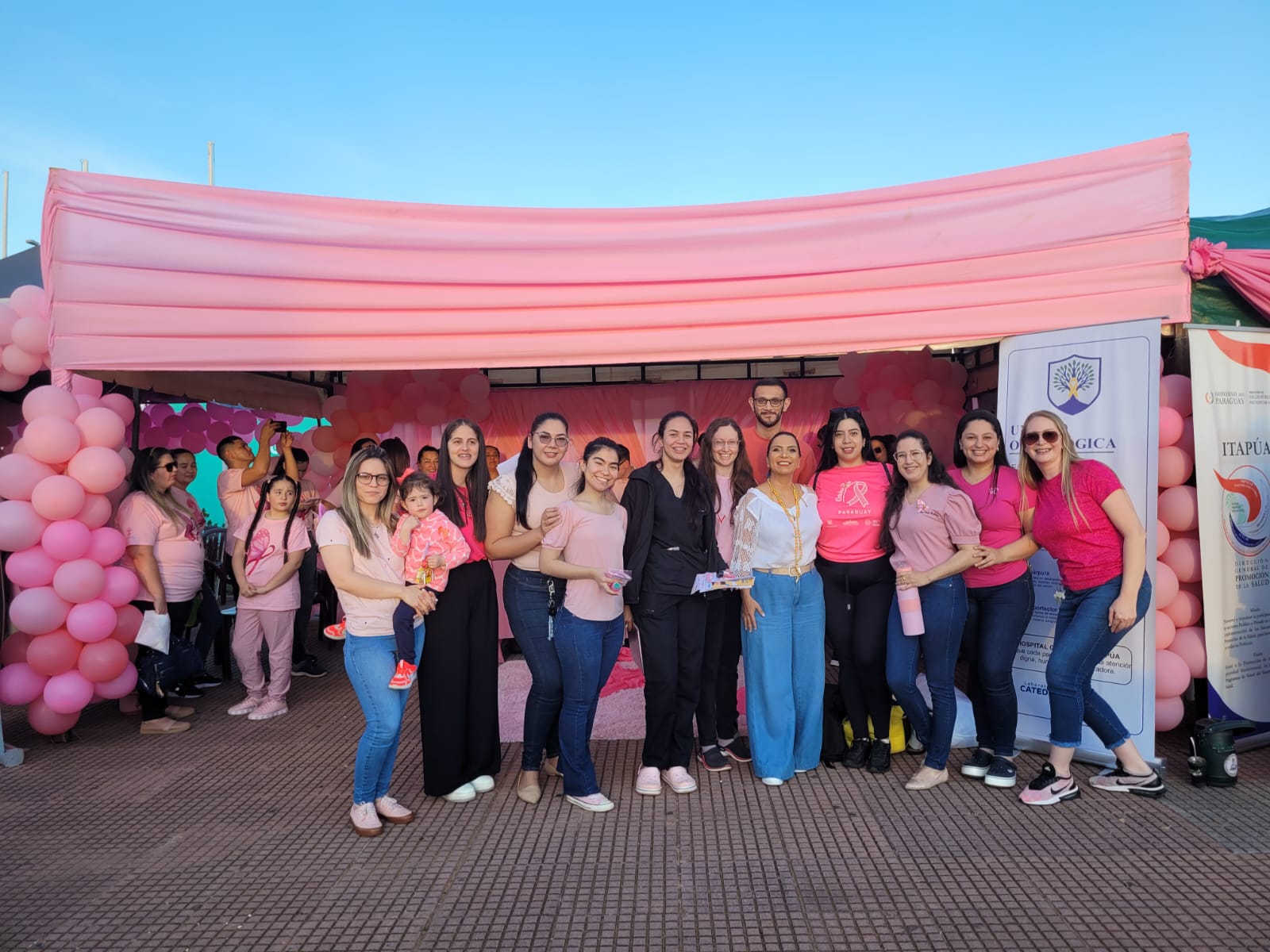 Participación de residentes de la Especialización en Clínica Ginecoobstetricia en la Expo Salud Octubre Rosa 2025 Participación de residentes de la Especialización en Clínica Ginecoobstetricia en la Expo Salud Octubre Rosa 2025