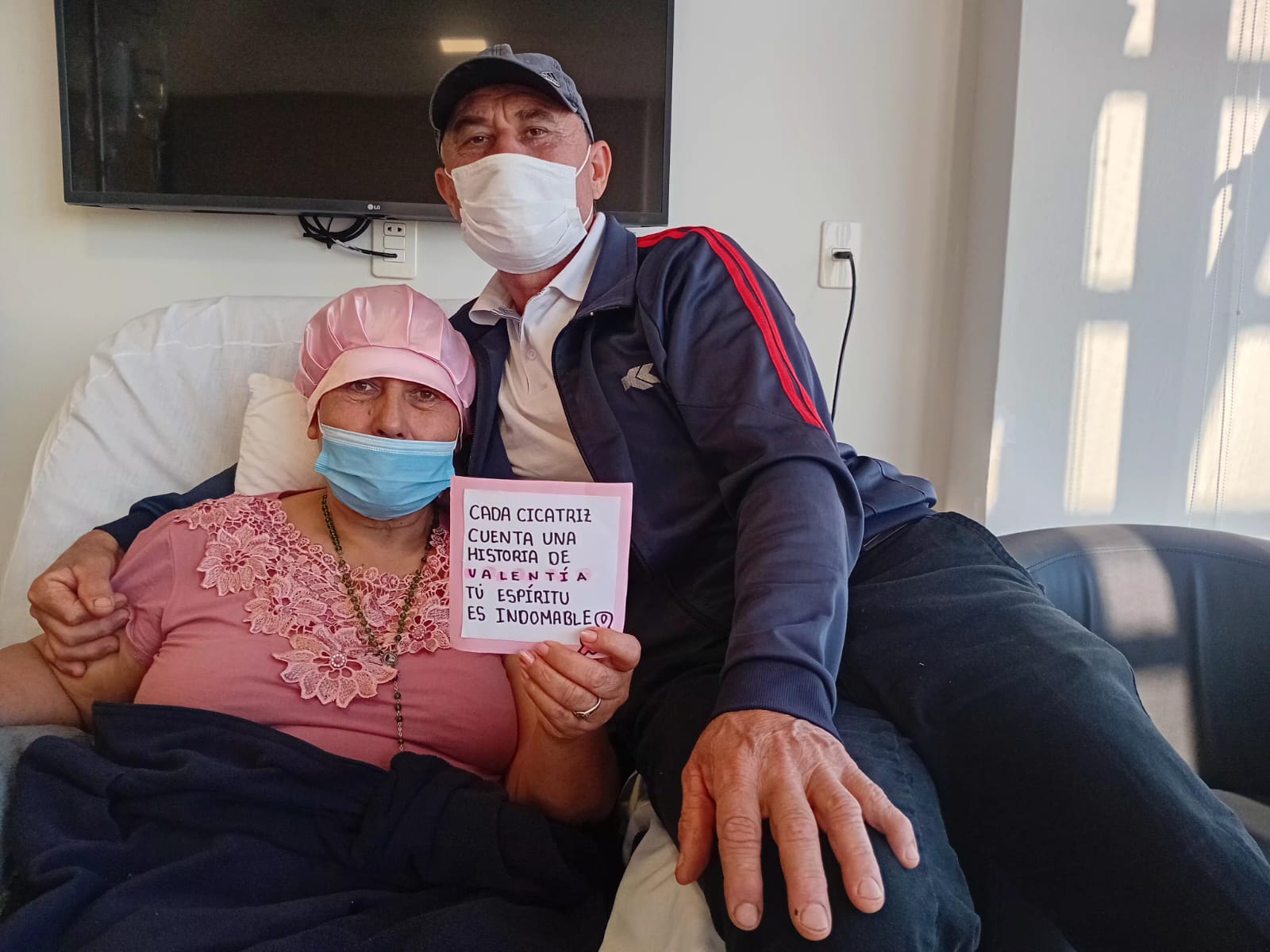 Pacientes del Hospital Oncológico reciben mensajes motivacionales de estudiantes de la UNI Pacientes del Hospital Oncológico reciben mensajes motivacionales de estudiantes de la UNI