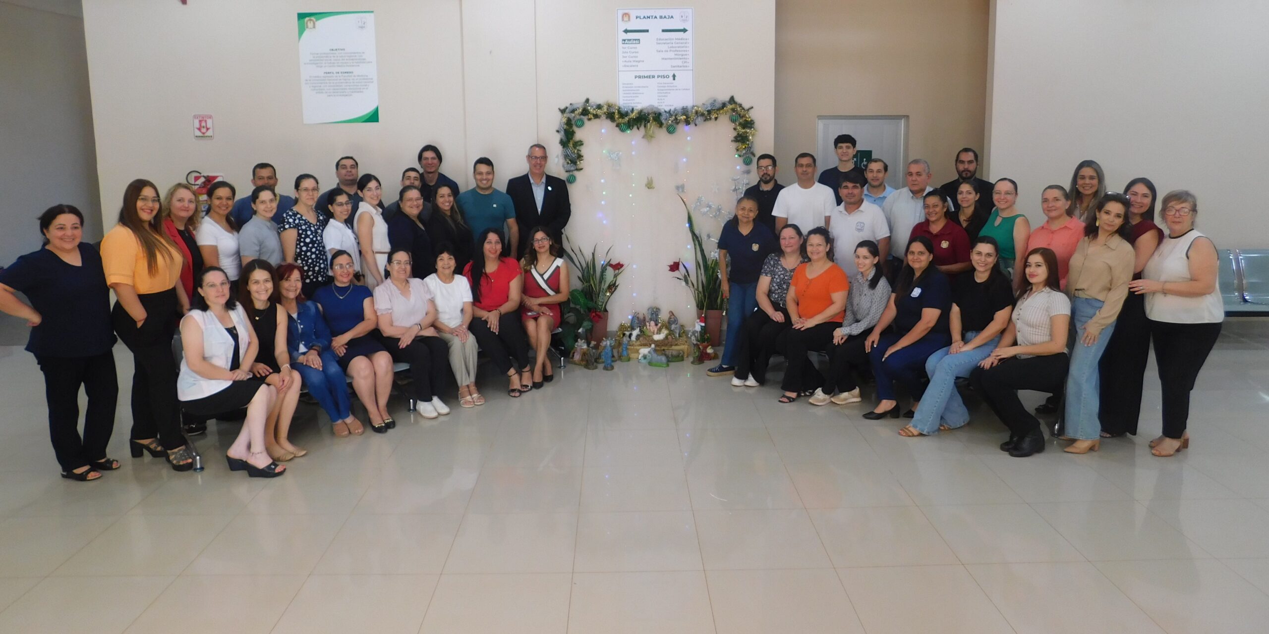 Entrega de Certificados de Capacitaciones – Facultad de Medicina UNI