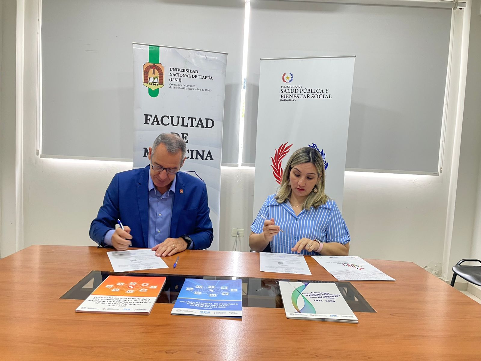 Facultad de Medicina de la UNI firma convenio académico con el MSPyBS