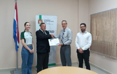 Reconocimiento al Prof. Julián García por su aporte al proyecto “Vida Saludable”