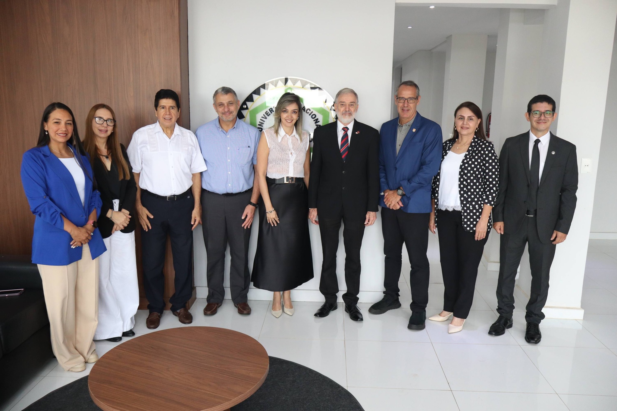 Decano de la Facultad de Medicina de la UNI participó en conferencia sobre integración interuniversitaria en la UNCA.