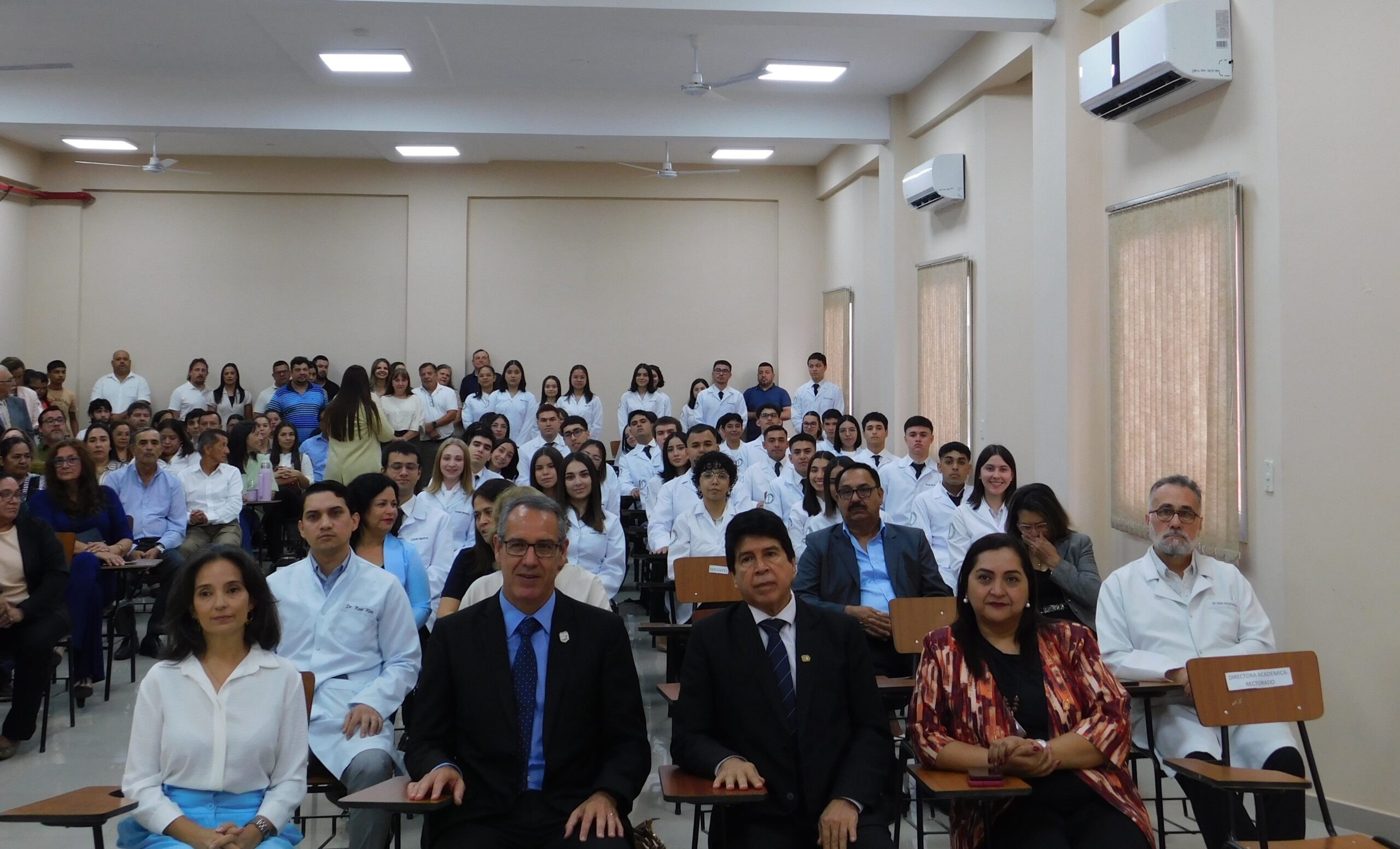 Inicio de la gestión académica 2026 en la Facultad de Medicina de la UNI.