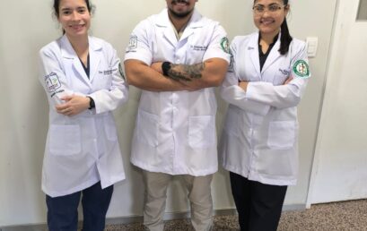 Bienestar Universitario de Postgrado realizó la entrega de guardapolvos a residentes de especialidades médicas.