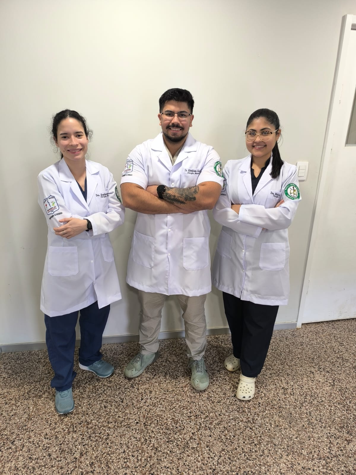 Bienestar Universitario de Postgrado realizó la entrega de guardapolvos a residentes de especialidades médicas.